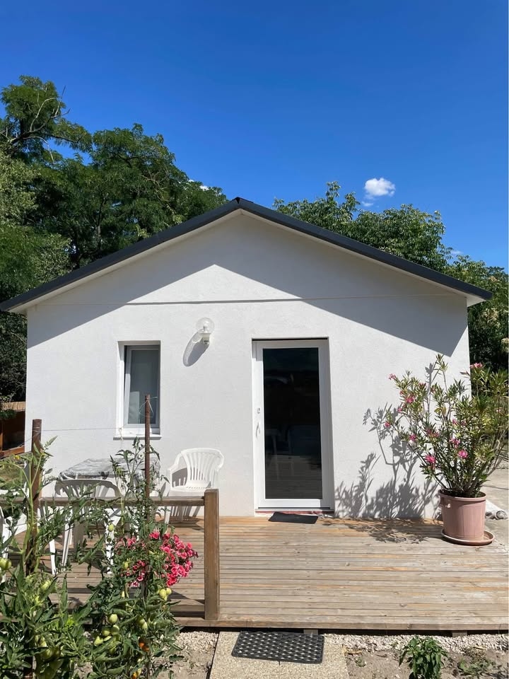 Bemutató Ház - Kívülről 2