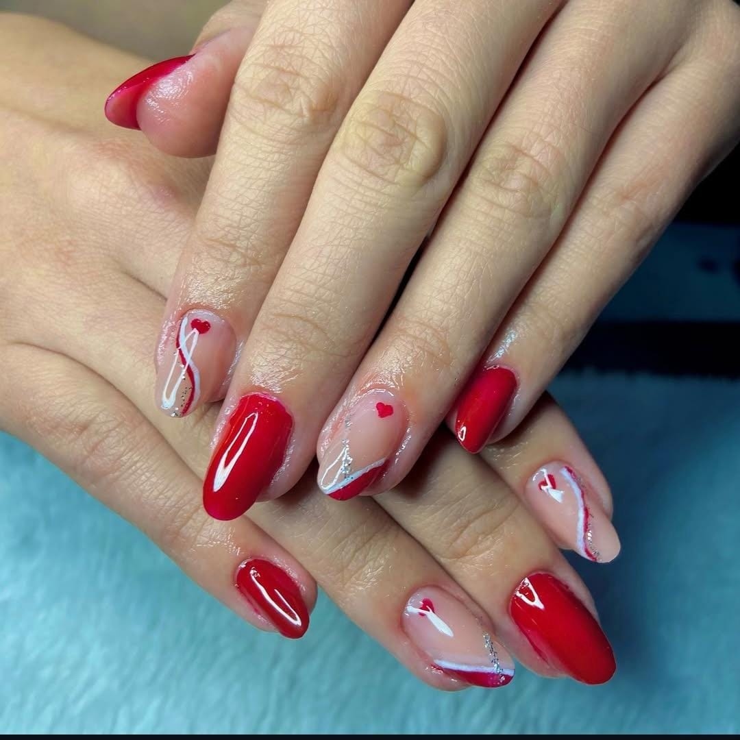 Unhas com design coral